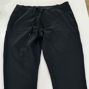 Men’s slim fit CRZ Yoga On the Travel Joggers 30''- Ankle Zipper